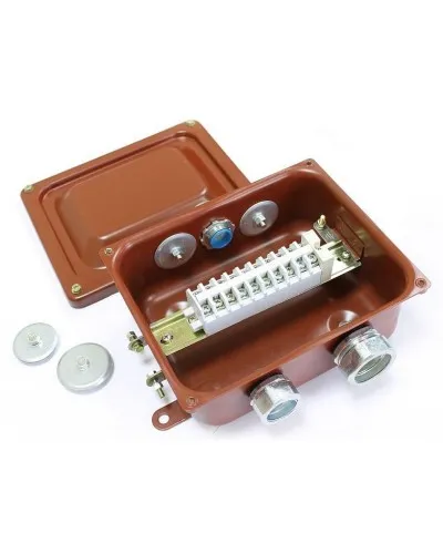 ККМА-10 У2 IP54 (zeta30372). Коробка клеммная металлическая с муфтами АТК для трубной электропроводки. ЗЭТА в Щелково